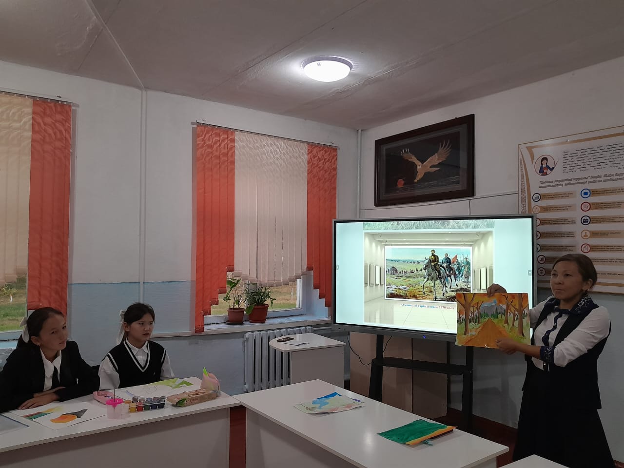 Ә.Қастеевтің 120 жылдығына орай оқушыларға  Ә.Қастеев туралы қысқаша мағлұмат беріп, суретшінің «Жас Абай», «Көктем», «Менің Отаным» т.б. туындыларымен слайд арқылы көрсетіп таныстырып  өтті.