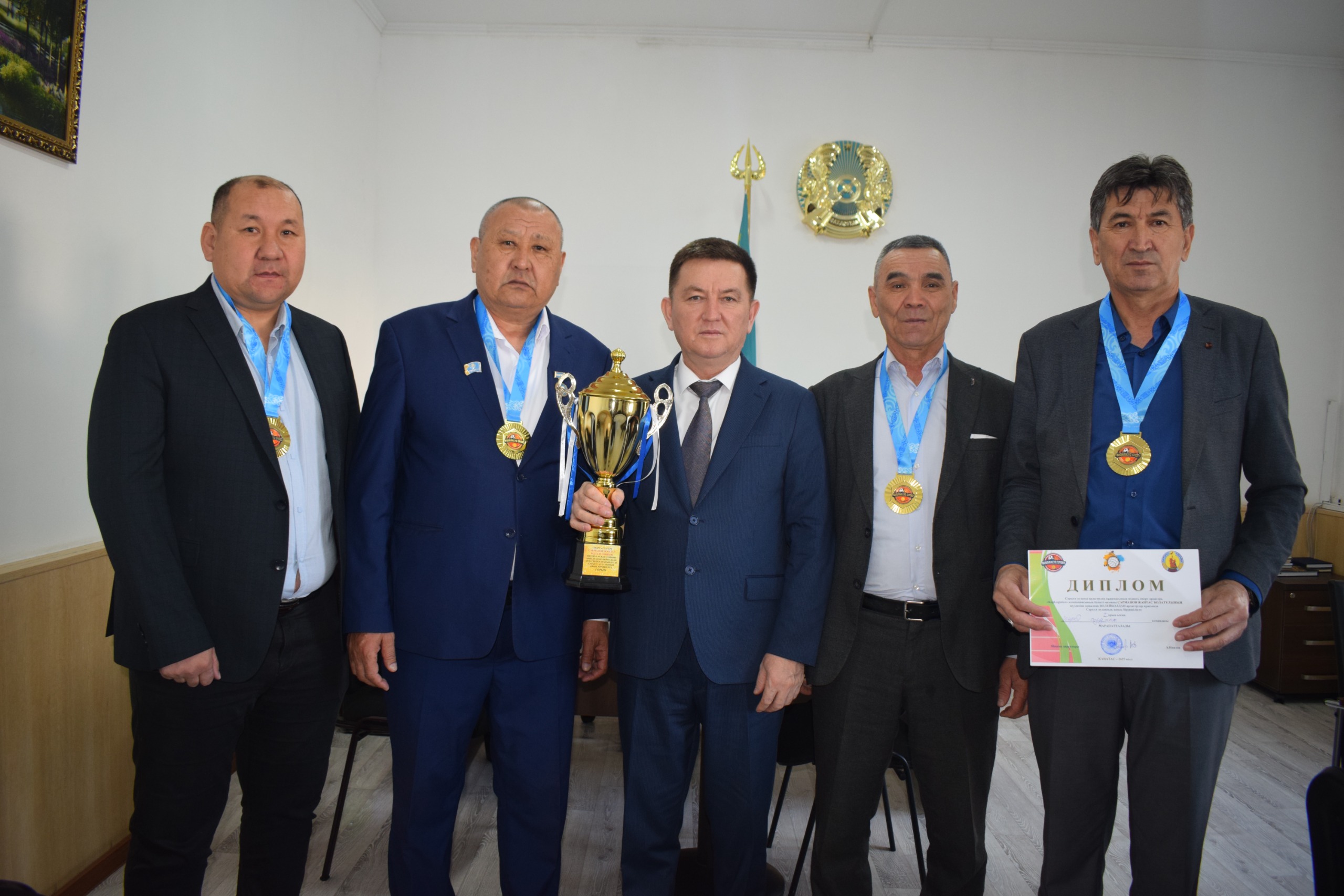 Меркі командасы Кубок ,медалдерімен марапатталды.