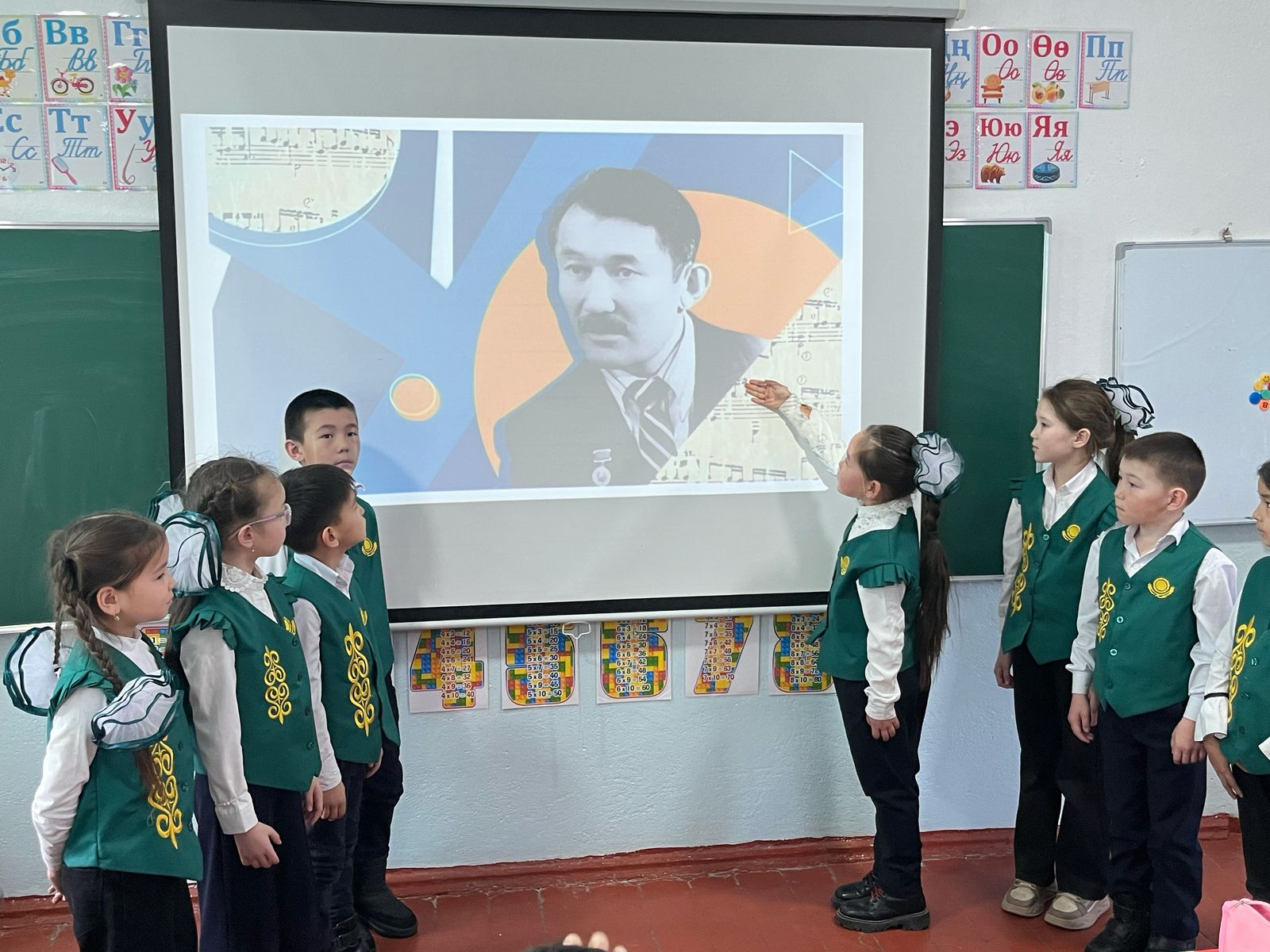 "Шәмші Қалдаяқов әндерінің патриоттық рухы"